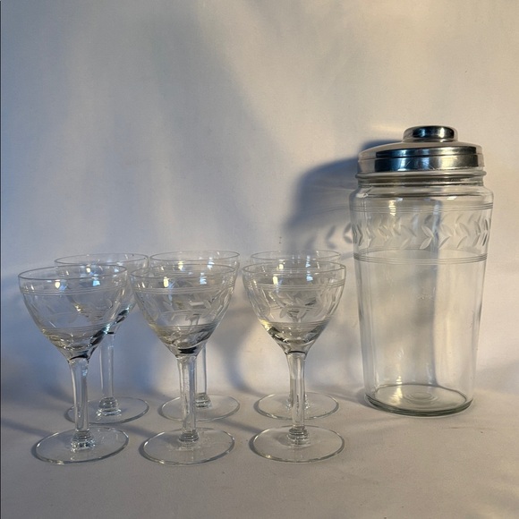 VINTAGE 1950’s SET OF 6 LIQUOR- CORDIAL APERITIF- ETCHED GLASSES & DRINK MIXER - Picture 4 of 14